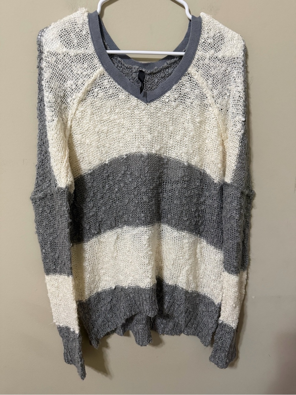 Elan textured large Cozy V-Neck Striped Sweater Gray & Cream cozy lounge euc